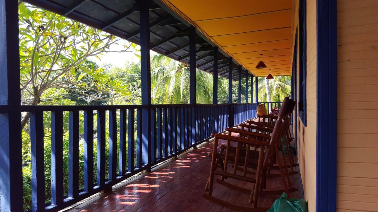 Hotel Los Mangos モンテスマ エクステリア 写真